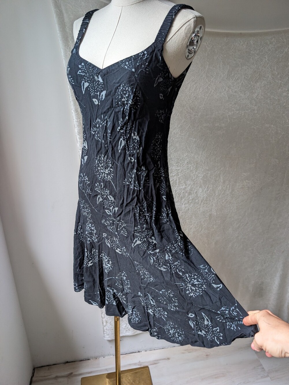 Ojai 100% Rayon Made An Indonesia Black Floral Print On Black Elastic Straps